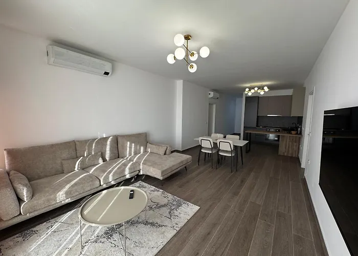 Free Parking Skanderbeg Square - Spacious * 地拉那