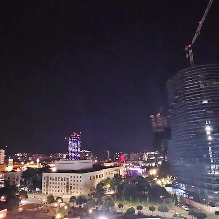 Free Parking Skanderbeg Square - Spacious Тирана