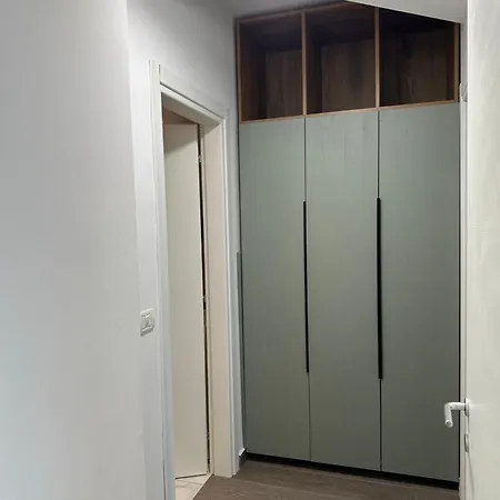 Free Parking Skanderbeg Square - Spacious