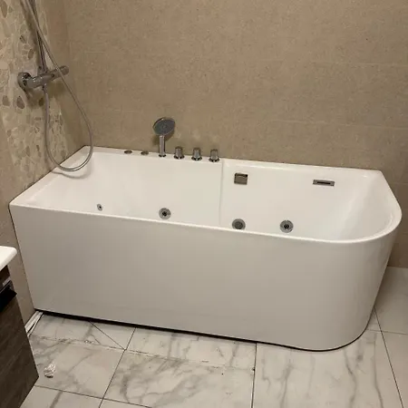 Free Parking Skanderbeg Square - Spacious Appartamento