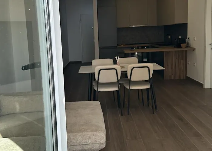 Free Parking Skanderbeg Square - Spacious * Тирана