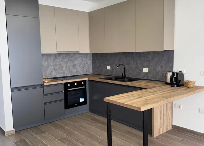 Free Parking Skanderbeg Square - Spacious