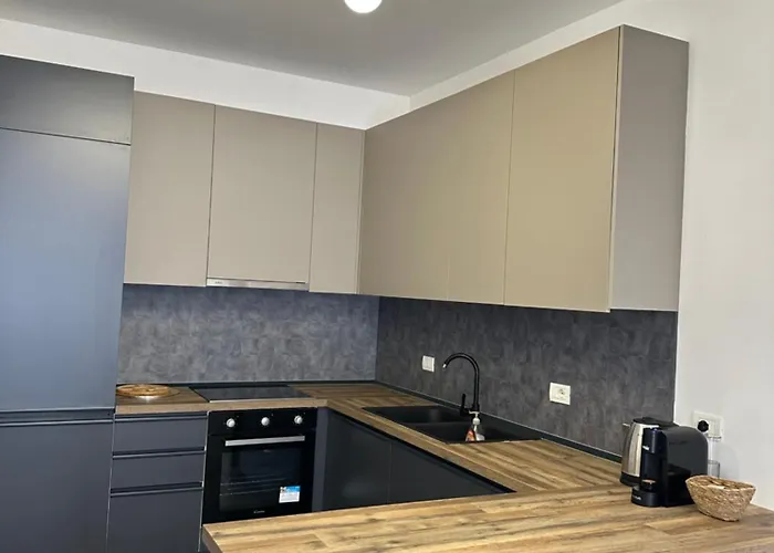 Free Parking Skanderbeg Square - Spacious Тирана