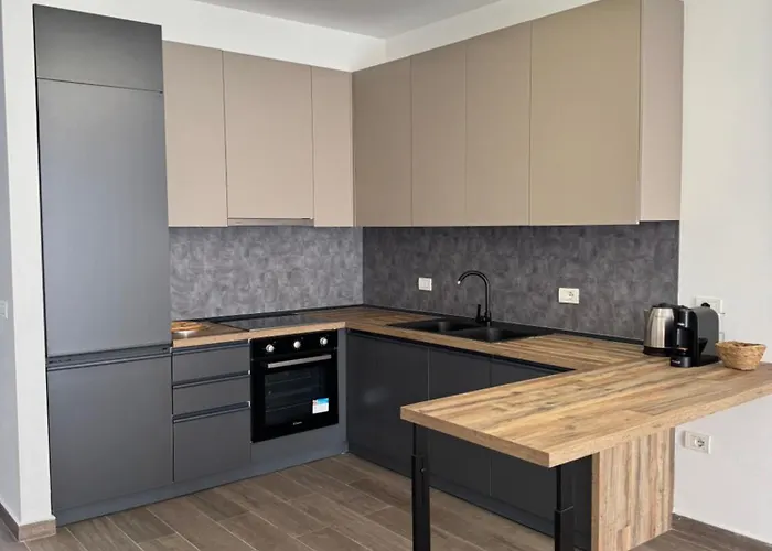 Free Parking Skanderbeg Square - Spacious